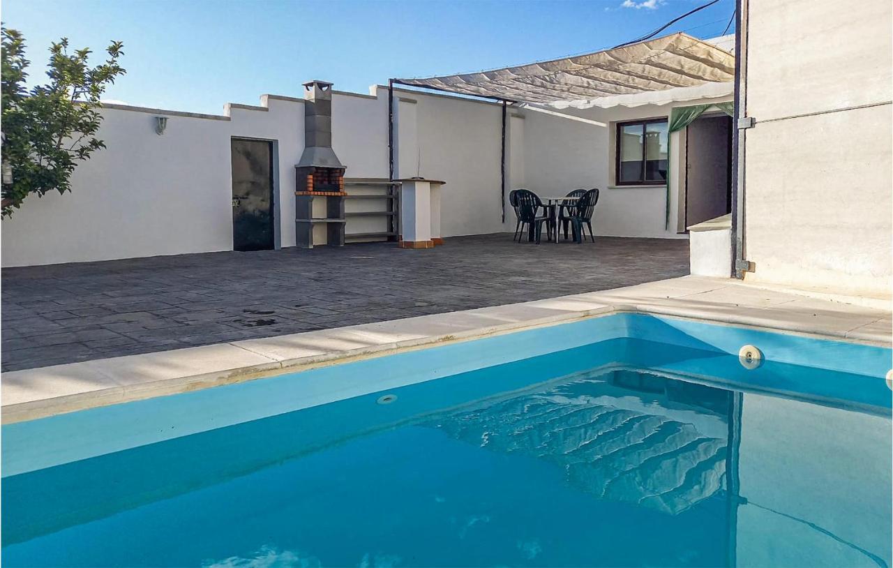 Nice home in Baena with WiFi, Outdoor swimming pool&1 Bedrooms Buitenkant foto